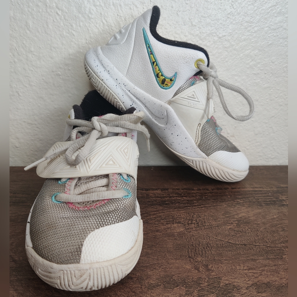 Nike White Kyrie Flytrap 3 South Beach Lace Up and Strap Size 13 C